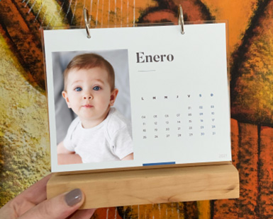 Calendario base de madera