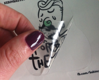 Adhesivo transparente